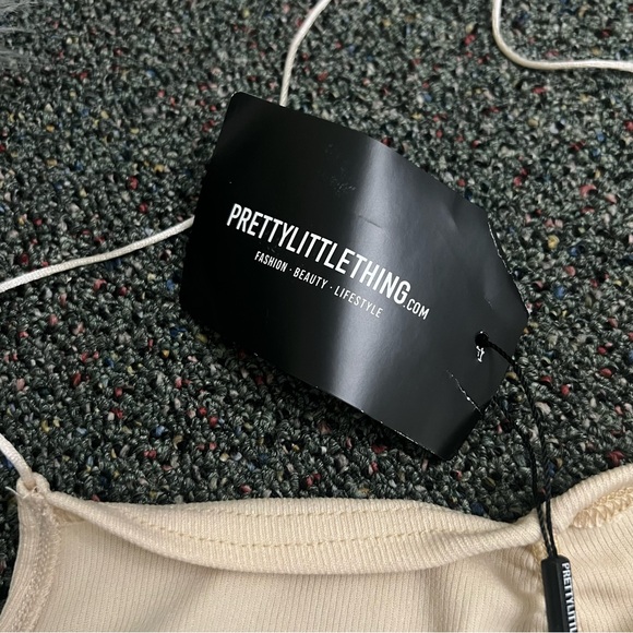 PRETTYLITTLETHING Nude Beige Front Ruched Ribbed Halter-neck Cropped Top Shirt S - Picture 15 of 16